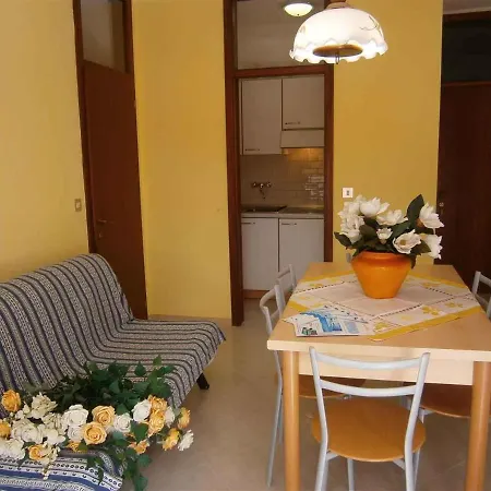 Appartamento In 24409 *